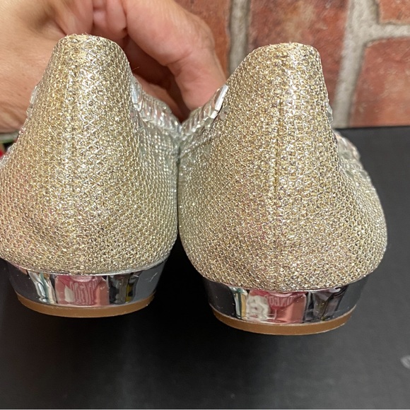 BCBGeneration Arminah Flats - Picture 3 of 9